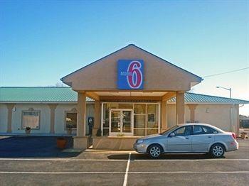 Отель Motel 6 Fredericksburg - South