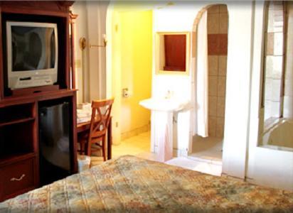 Отель Summit Inn Hempstead