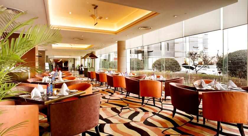 Howard Johnson Ginwa Plaza Hotel