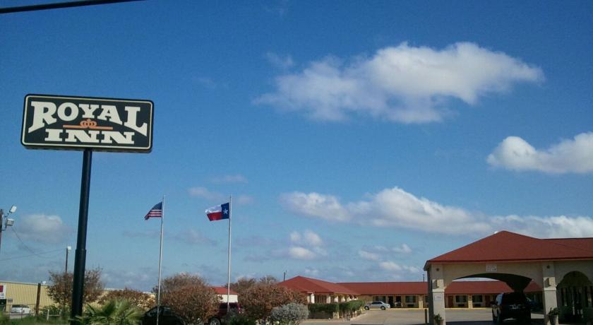 Отель Royal Inn Pearsall