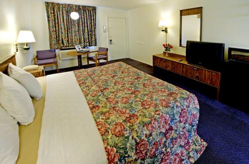 Отель Americas Best Value Inn Ranger