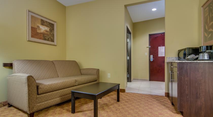Отель Comfort Suites