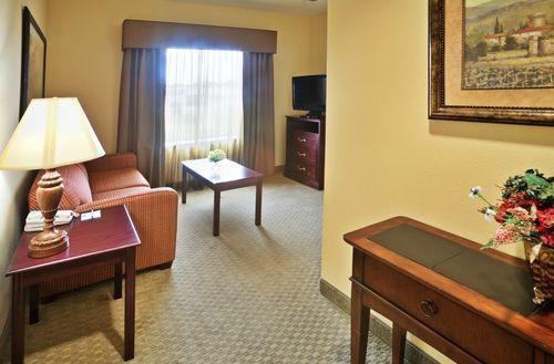Отель Holiday Inn Express Hotel and Suites Texarkana