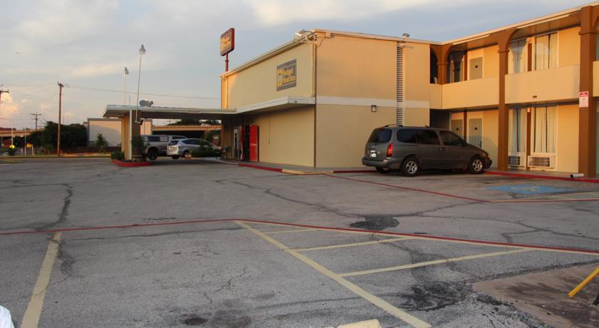 Отель Budget Host Inn Wichita Falls