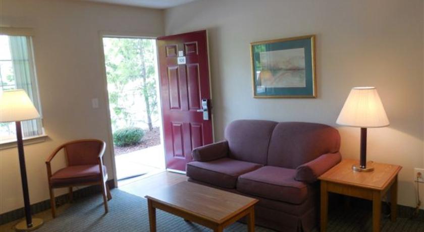 Апартаменты Affordable Suites Charlottesville