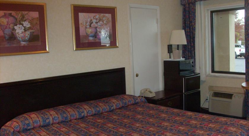 Отель Budget Inn Falls Church