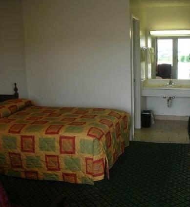 Отель Host Inn Motel