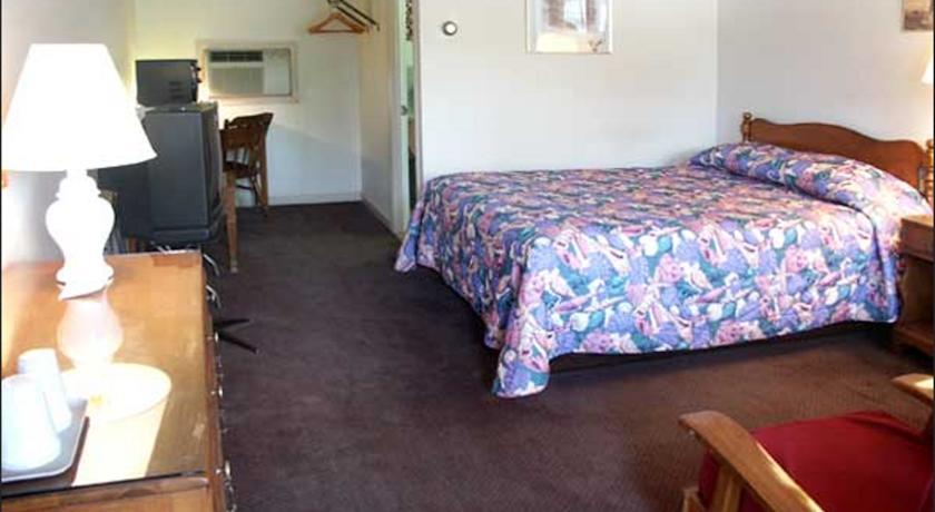 Отель Catamount Motel