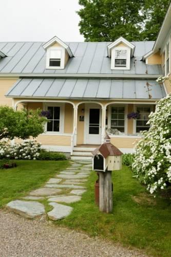 Мини-отель Inn at The Round Barn Farm
