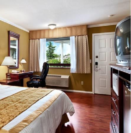 Отель Royal Coachman Inn & Suites Fife  Tacoma