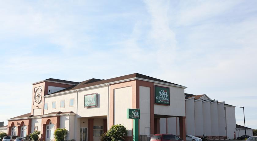 Отель MorningGlory Hotel, Resort & Suites