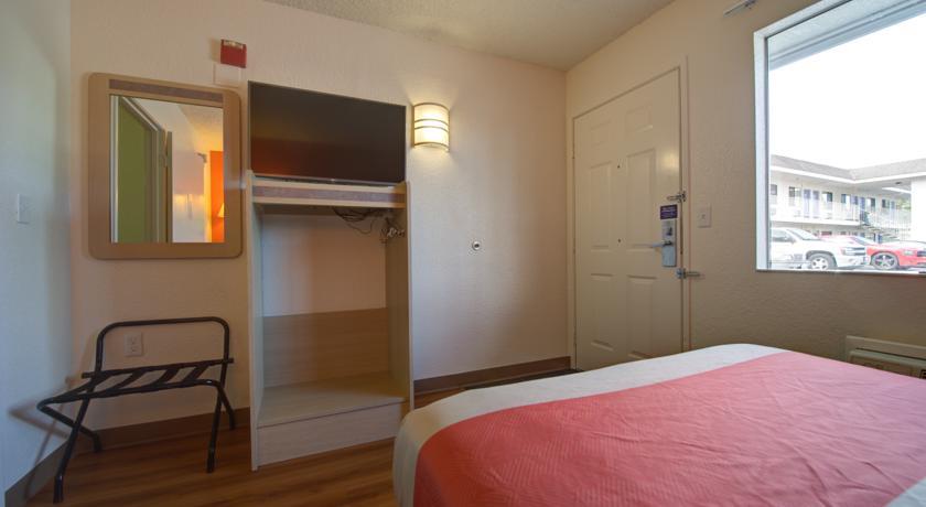 Отель Motel 6 Seattle Airport
