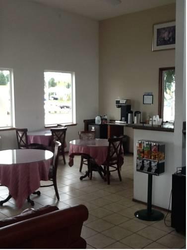 Отель Knights Inn & Suites