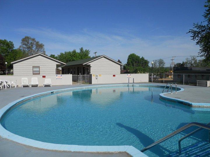 Отель Campus Inn Baraboo