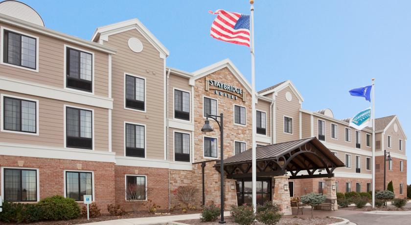 Отель Staybridge Suites Milwaukee West-Oconomowoc