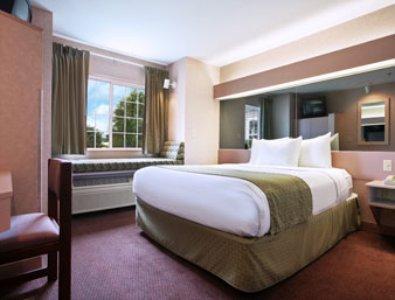 Отель Microtel Inn La Crosse Onalaska Area