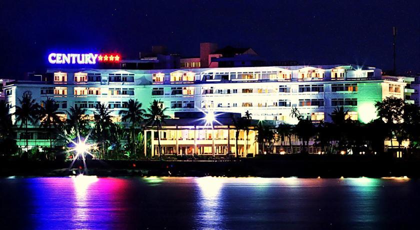 Отель Century Riverside Hue