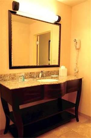 Отель Hampton Inn & Suites Charles Town