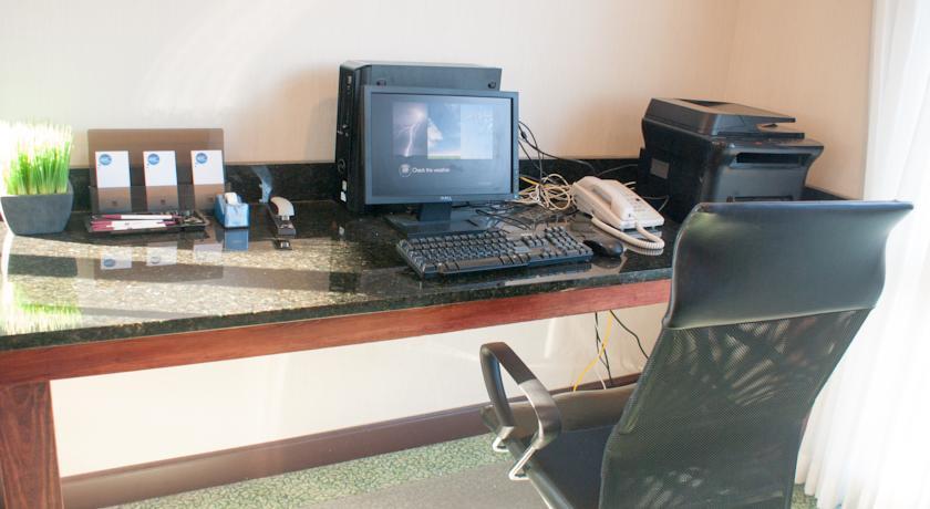 Отель Comfort Suites Oceanview Amelia Island