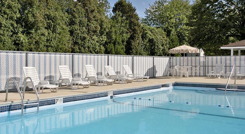 Отель Days Inn Hicksville - Long Island