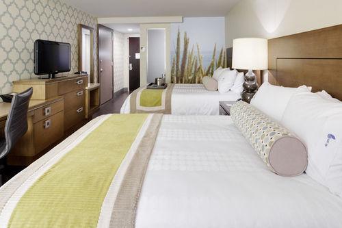 Отель Hotel Indigo East End
