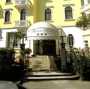 Отель Hotel Byron