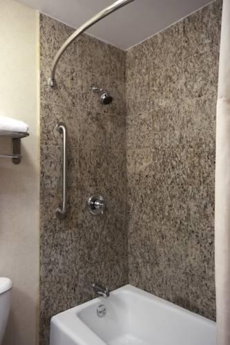 Comfort Inn & Suites JFK Airport