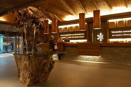 Отель Hotel Val De Neu