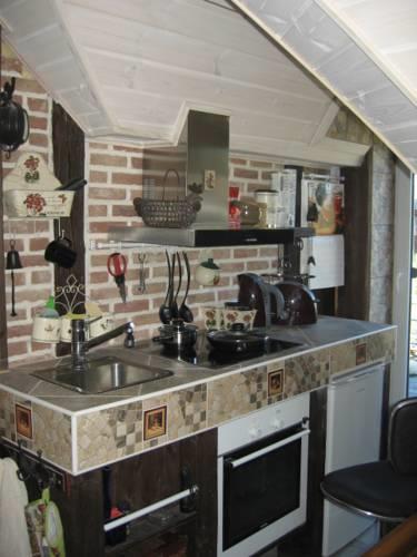 Отель MaaRitza Holiday Cottage