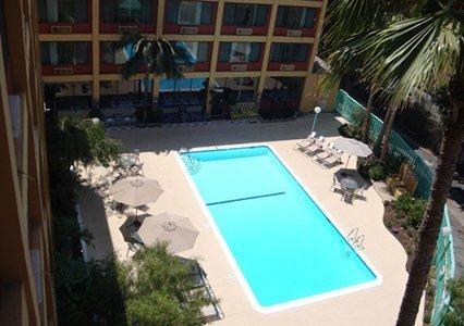 Отель Quality Inn & Suites Montebello