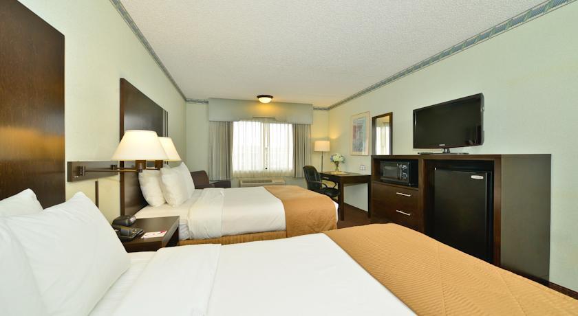 Отель Clarion Hotel Federal Way