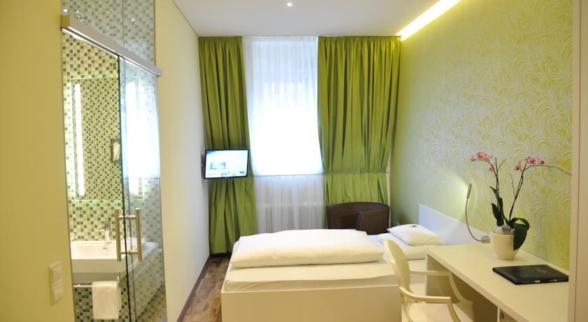 Отель Hotel Gollner
