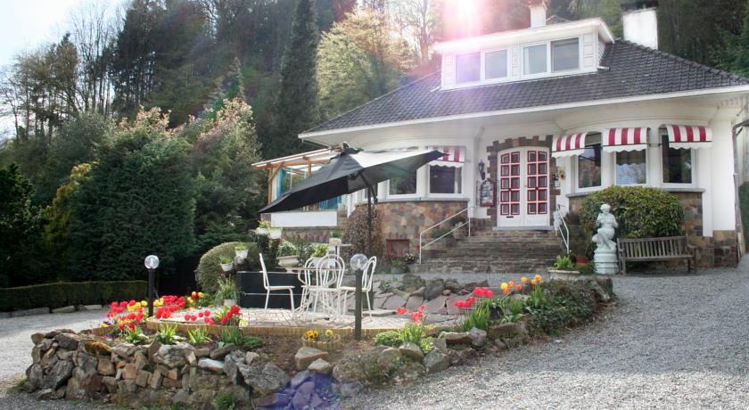 Апартаменты Bed & Breakfast La Source Fleurie