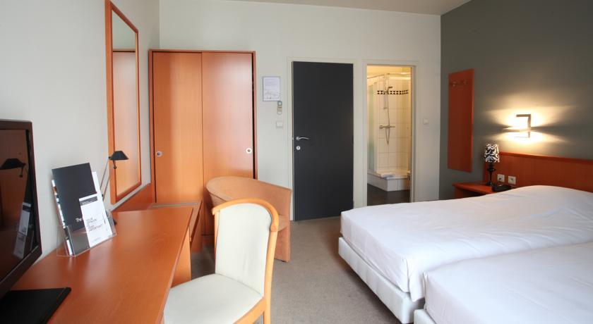 Отель The Lodge Houthalen