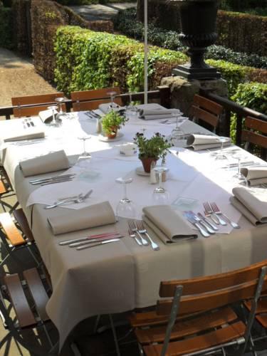 Отель Hotel Les Rhodos