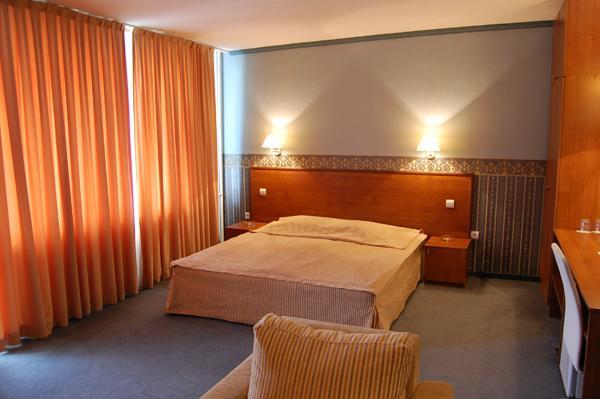 Отель Hotel Arpezos