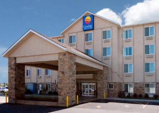 Отель Comfort Inn & Suites