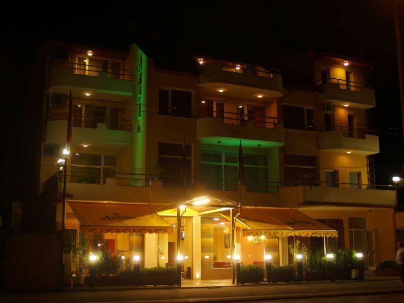 Отель Family Art-Hotel Zora