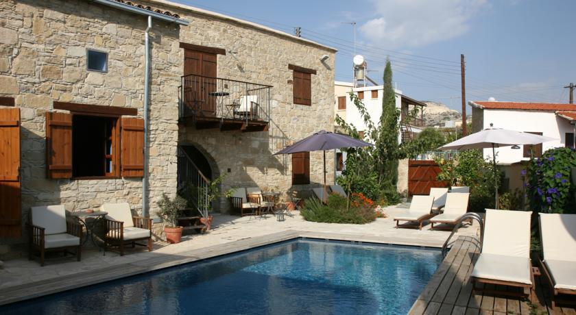 Апартаменты Evkarpos Country House