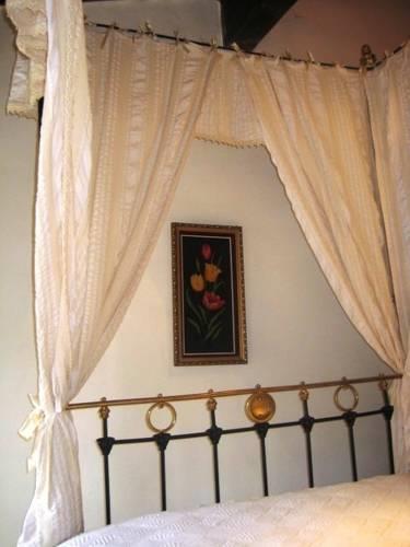 Отель Antigone's House