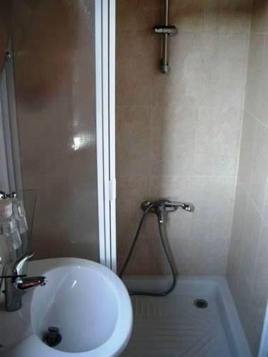 Отель Two Flowers Hotel