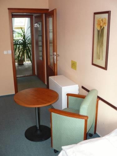 Отель Hotel Praha