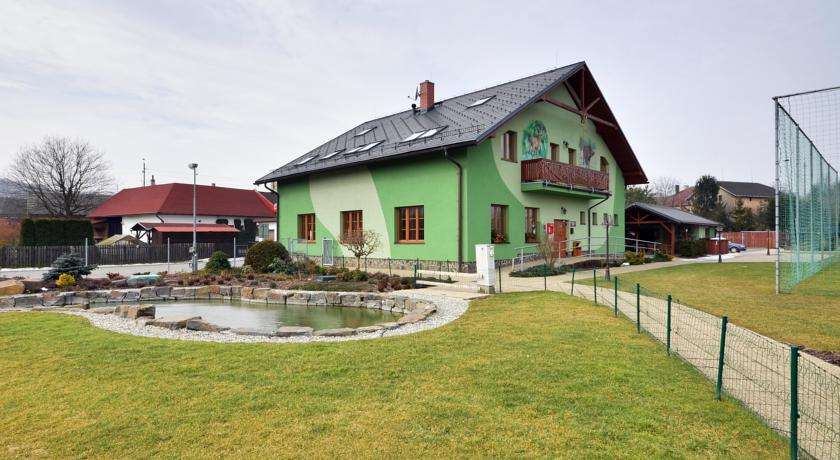 Гостевой дом Restaurace a penzion Kamenec