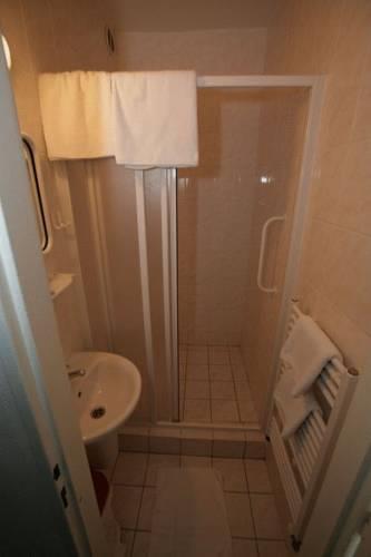 Отель Hotel Adamantino