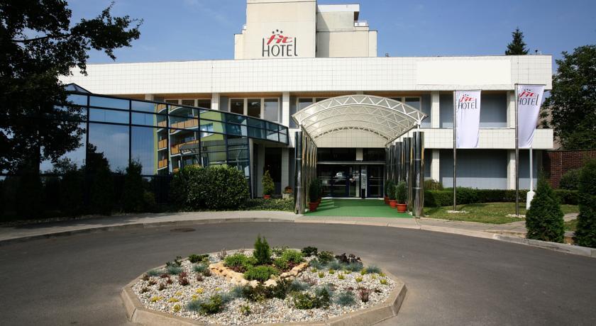 Отель Hotel FIT