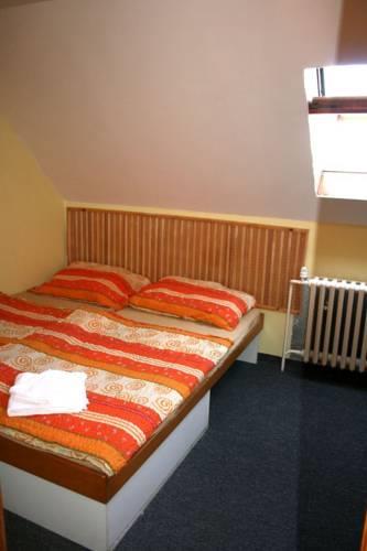 Отель Hotel Nad hladinou