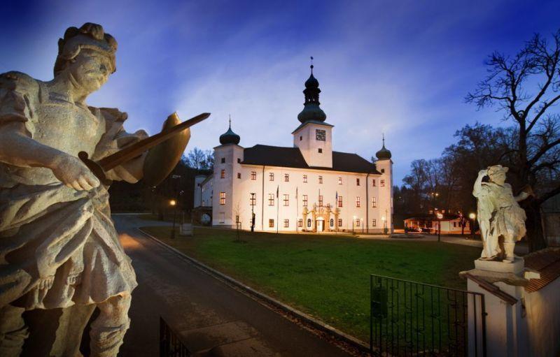 Отель Zámecký Hotel Třešť
