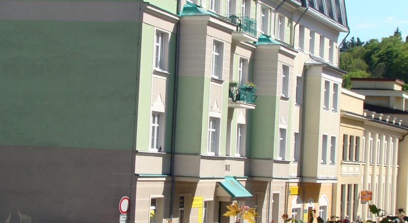Отель Hotel Luzice