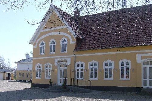 Отель Hotel Frøslev Kro
