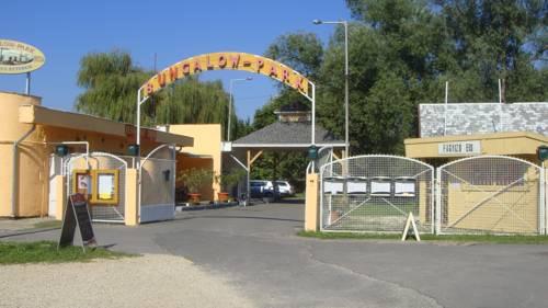 Отель Bungalow Park